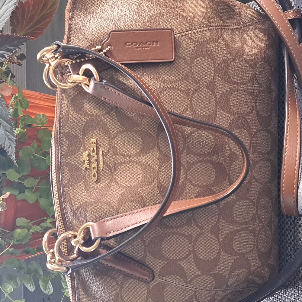 COACH KELSEY  F28989 Signature Satchel, Shoulder, or Crossbody, Excellent Cond.